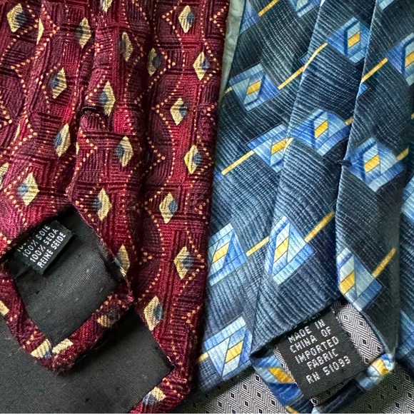 100% Silk Necktie DUO- Puritan steel gray & Harold Powell cranberry both Vintage - Picture 11 of 11